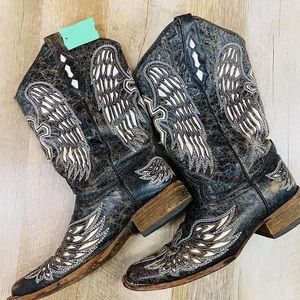 Corral boots